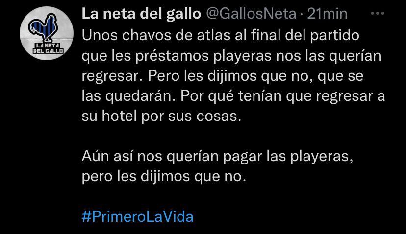 Tweet de una cuenta de aficionados de Querétaro relatando como ayudaron a unos aficionados del Atlas.