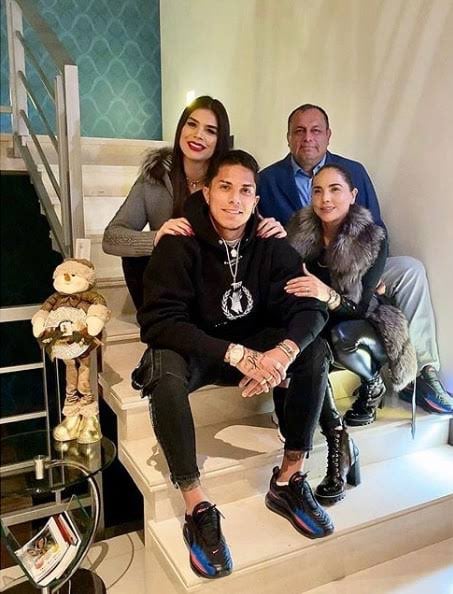 Carlos Salcedo y su familia