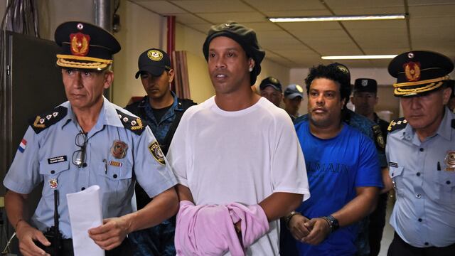 Ronaldinho fue detenido en Paraguay