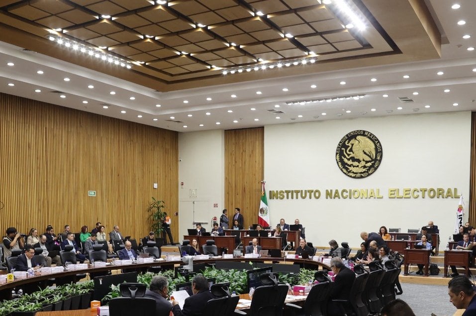 El INE establece como obligatoria la asistencia de los candidatos a los tres debates presidenciales