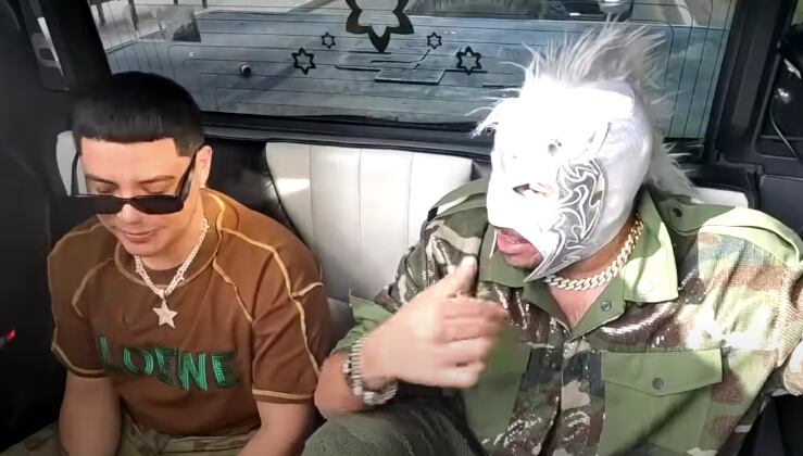 Eduin Caz con Escorpión Dorado