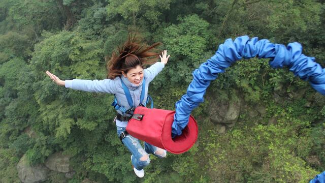 Bungee jumping