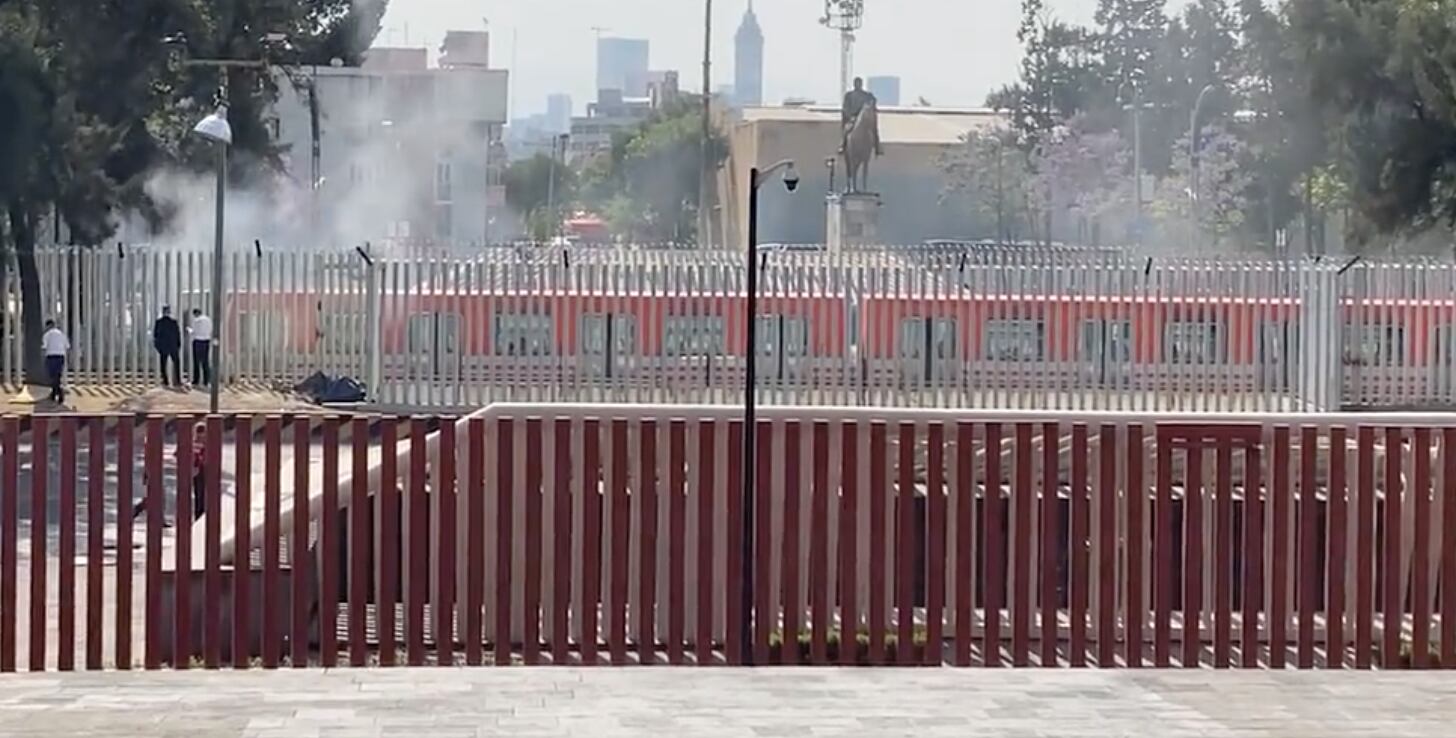 Metro se queda parado frente a la Cámara de Diputados