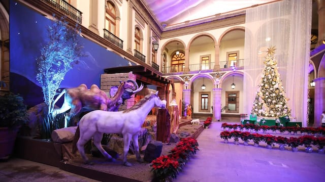 San Luis Potosí coloca monumental nacimiento en Palacio de Gobierno por fiestas decembrinas