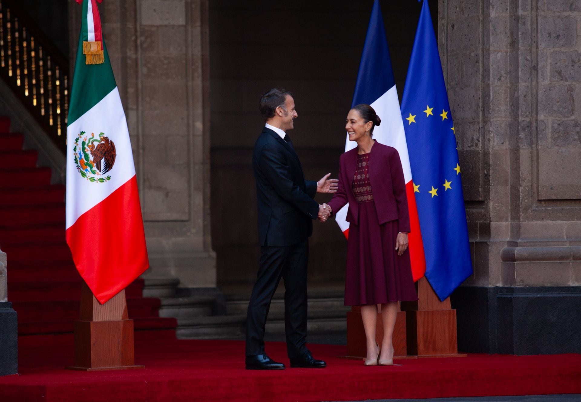 Claudia Sheinbaum se reúne con Emmanuel Macron.