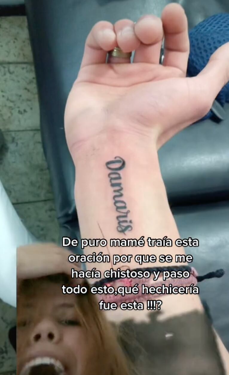 Su novio se tatuó su nombre