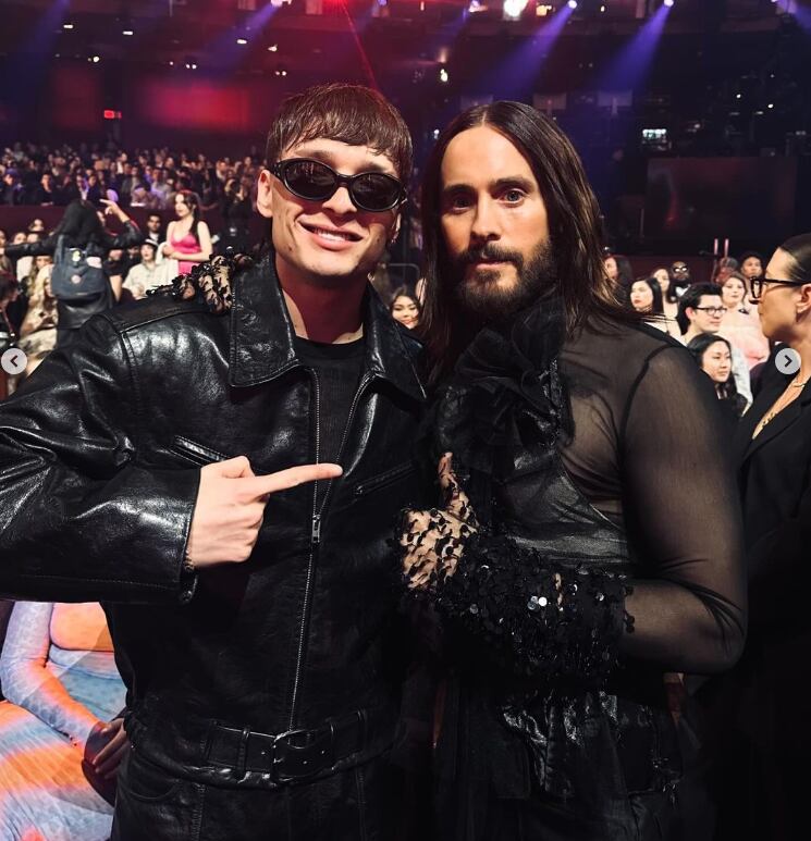 Peso Pluma y Jared Leto presumen de su amistad y esta foto de su encuentro es la prueba