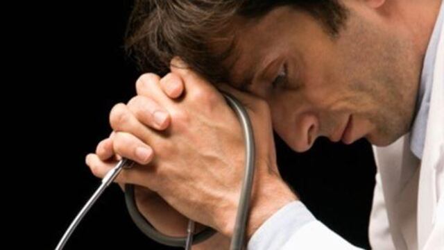 Las alteraciones en el horario de sueño o la privación de sueño generan consecuencias negativas en el desempeño del trabajo