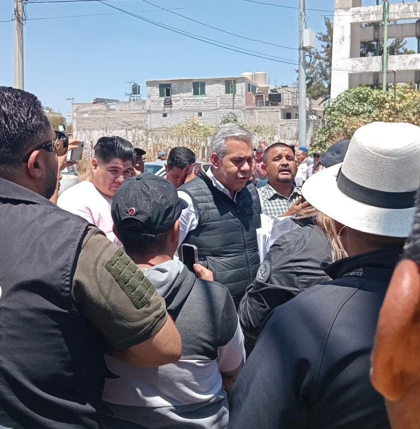 El predio clausurado en La Monera es señalado como foco de infección y opera cerca de viviendas.