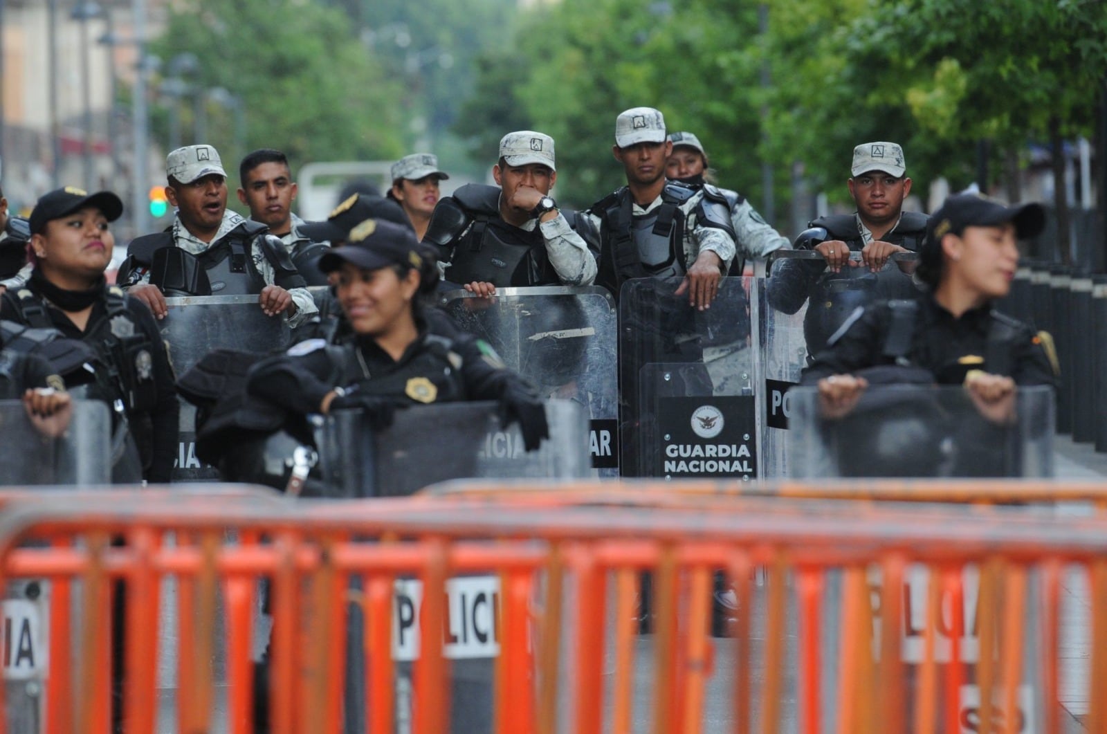 Simpatizantes de AMLO arman plantón para pedir la renuncia de la ministra Norma Piña