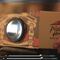 Conoce la caja de pizza que se convierte en proyector