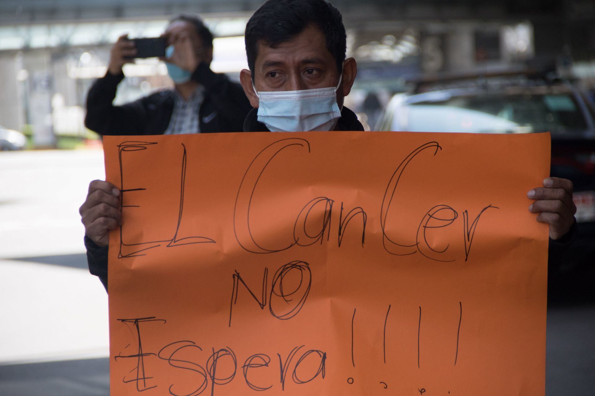 Protesta por falta de medicina contra el cáncer