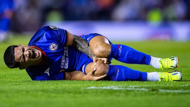 Toro Fernández sufre recaída y parece que se perderá el torneo con Cruz Azul