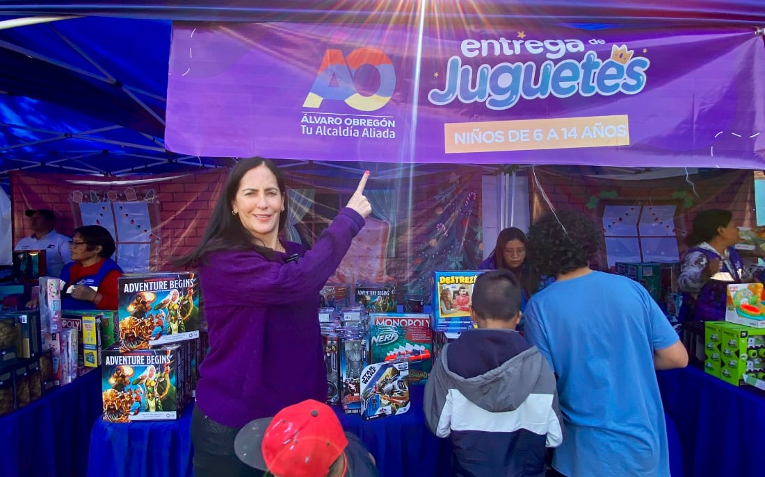 Lía Limón entrega primera ronde de juguetes de Reyes Magos
