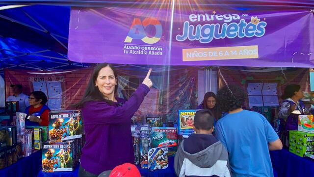 Lía Limón entrega primera ronde de juguetes de Reyes Magos