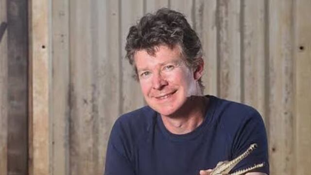 ¿Quién es Adam Britton?