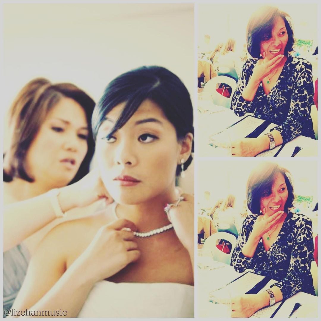 Elizabeth Chan, la reina de la Navidad, y su mamá.
