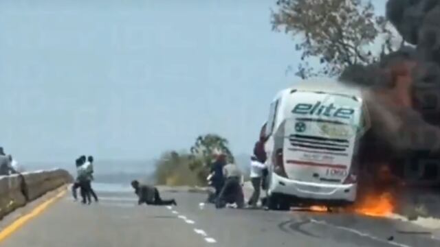 Se incendia autobús en autopista Culiacán-Los Mochis