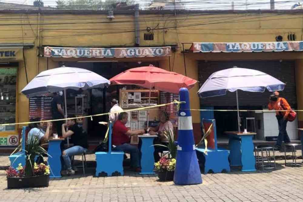 Restaurantes toman el espacio público
