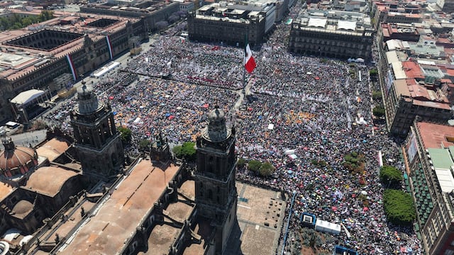 Claudia Sheinbaum, Presidenta de México, encabezó una asamblea Informativa ante ciudadanos en el Zócalo de la CDMX