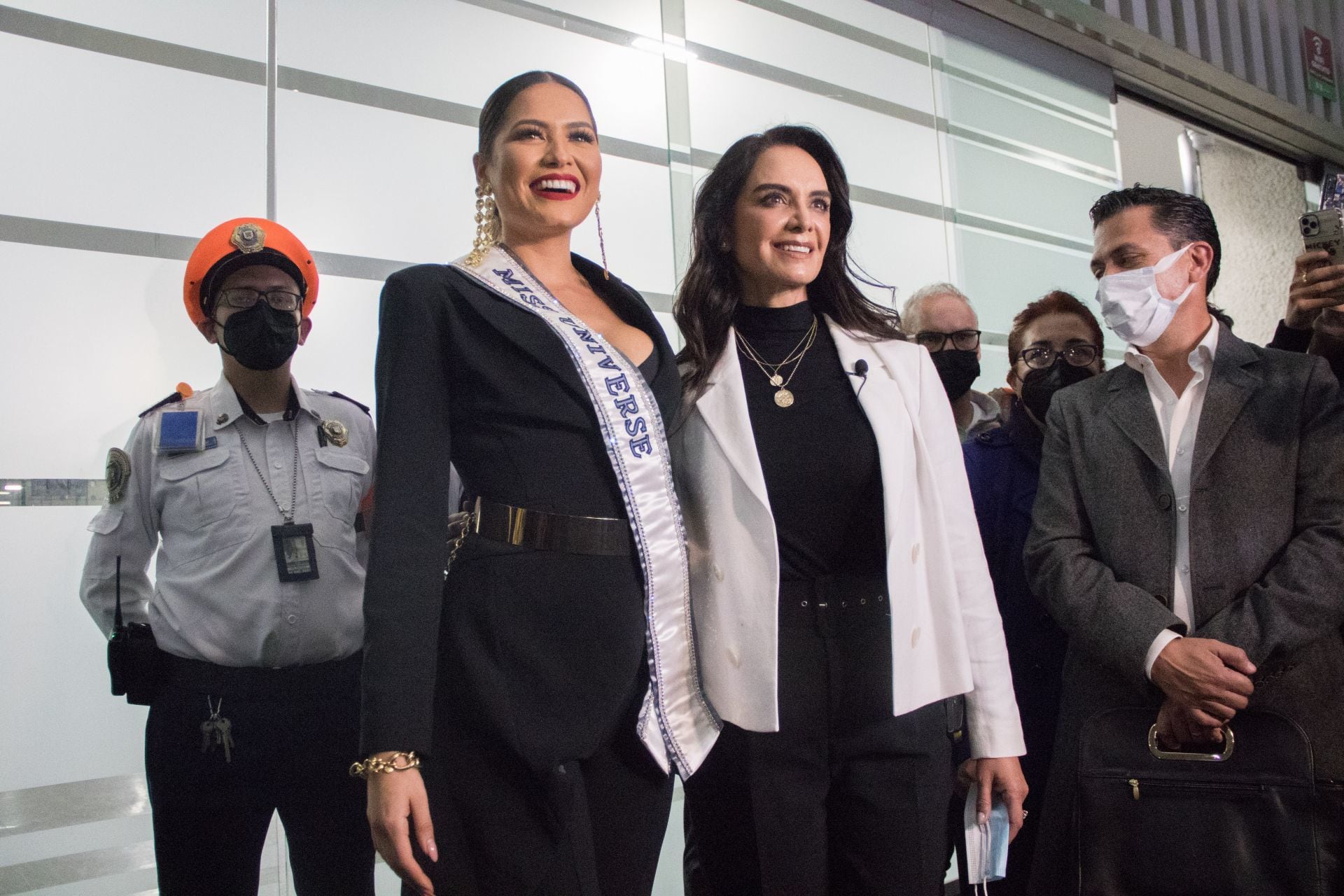 Andrea Meza y Lupita Jones en México.