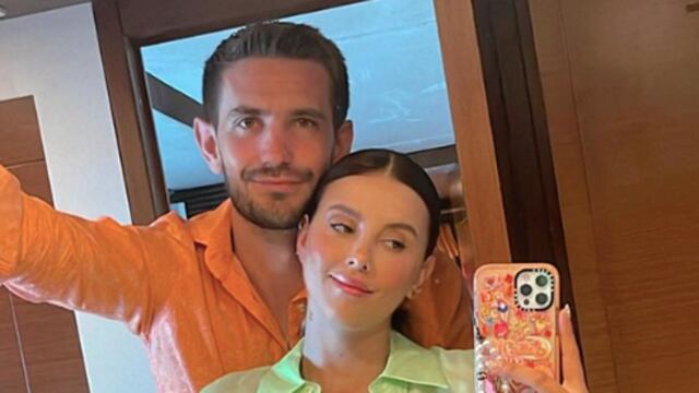 Paulina Goto junto a su prometido Rodrigo