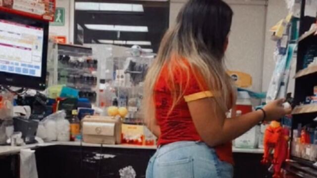 Cajera del Oxxo se vuelve viral en TikTok