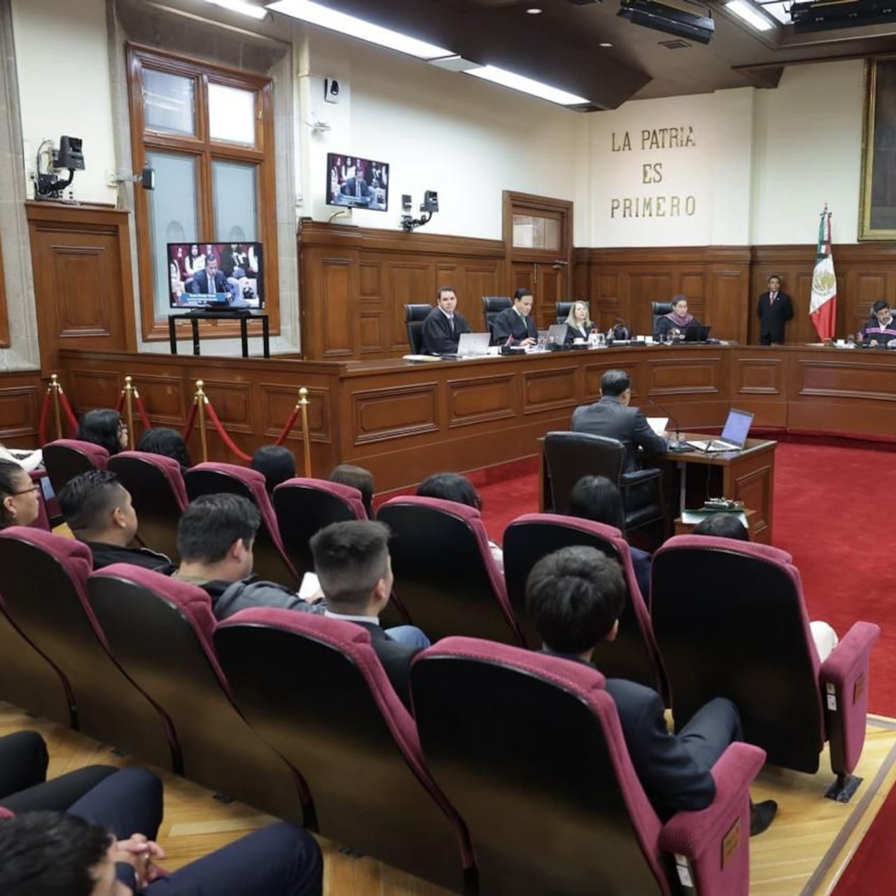 SCJN atrae caso de hijas de Garza Sada vs Santander por acciones de Grupo Alfa