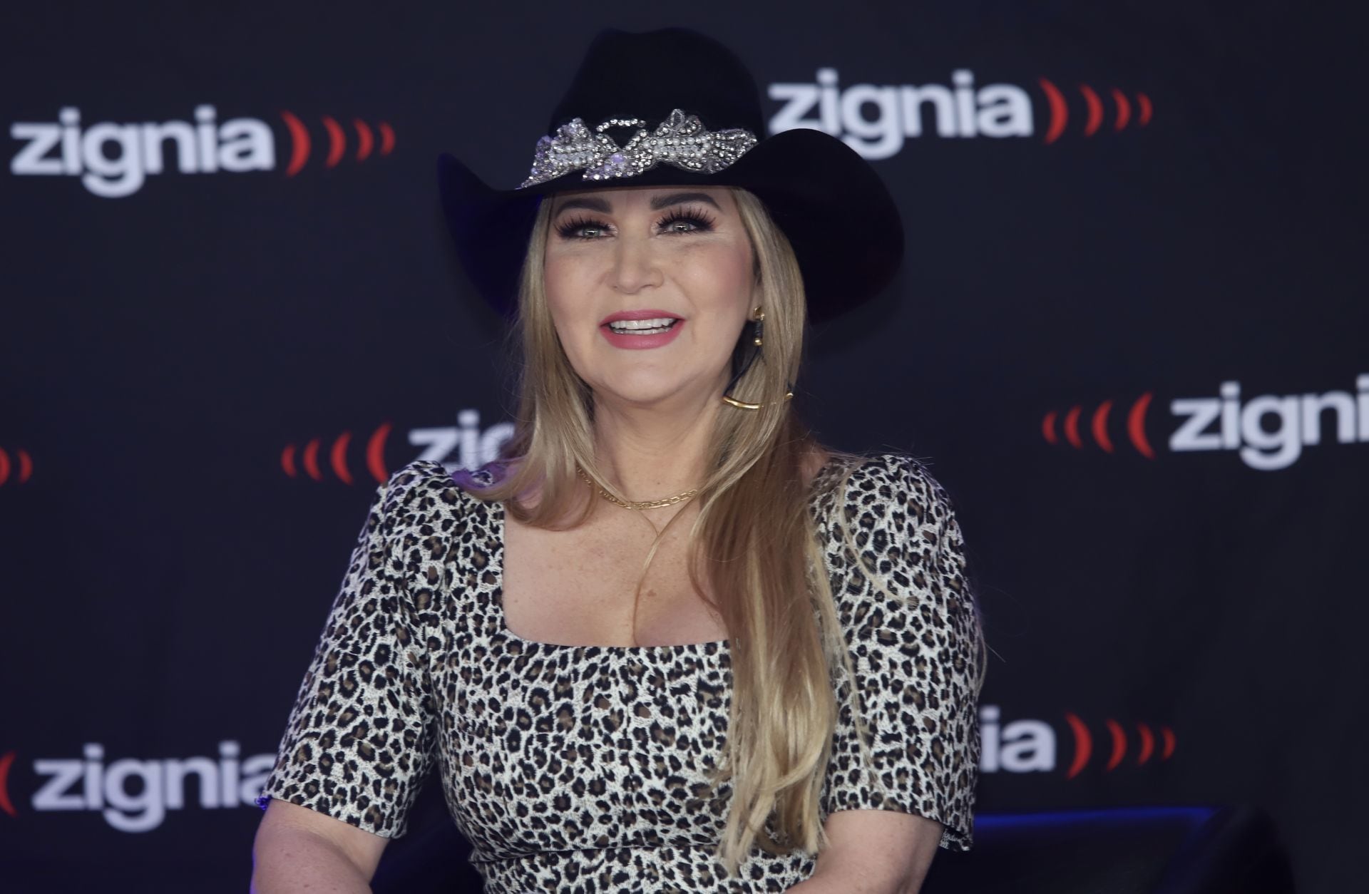 Alicia Villareal, cantante.