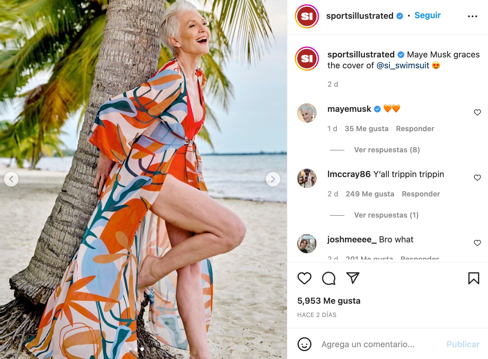 Madre de Elon Musk posando en traje de baño