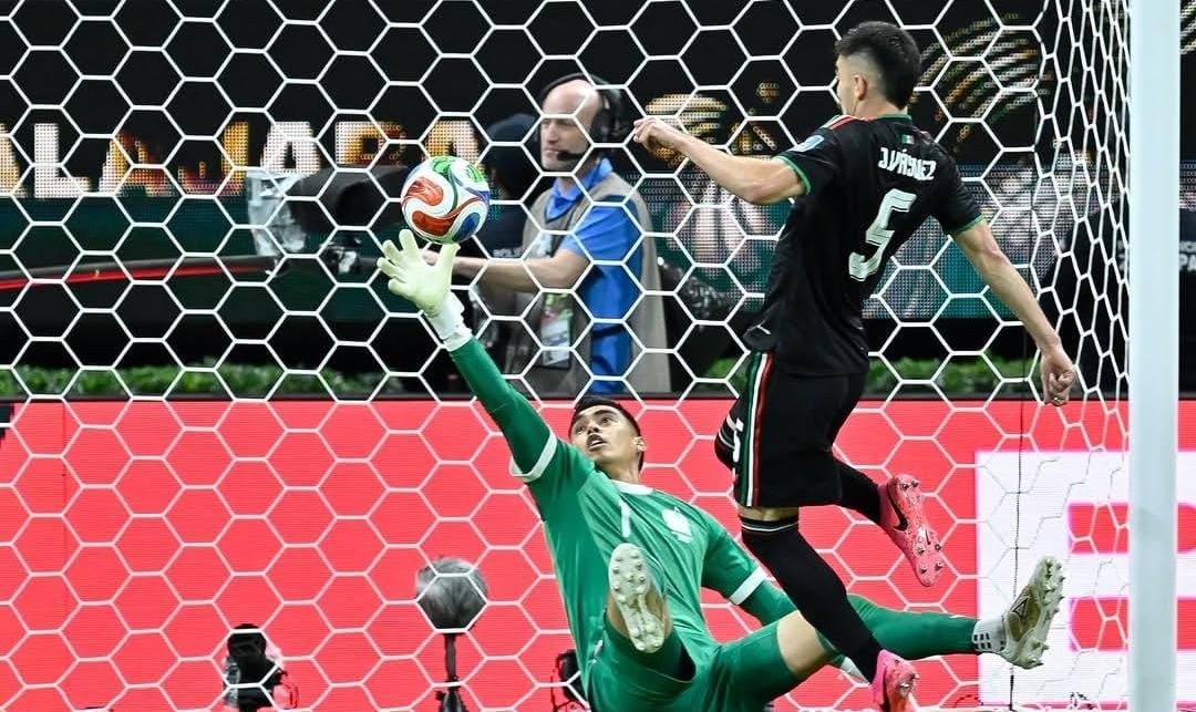 Rangel es el arquero de Chivas y una de las figuras de la Selección Mexicana.