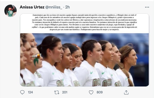 Tuit con disculpas de jugadoras de softbol