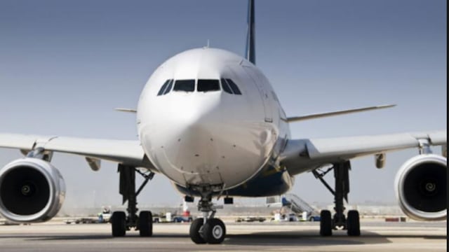 Avión viaja al pasado