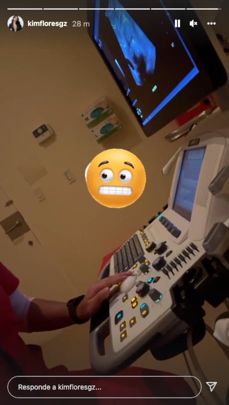 Kimberly Flores, estudios