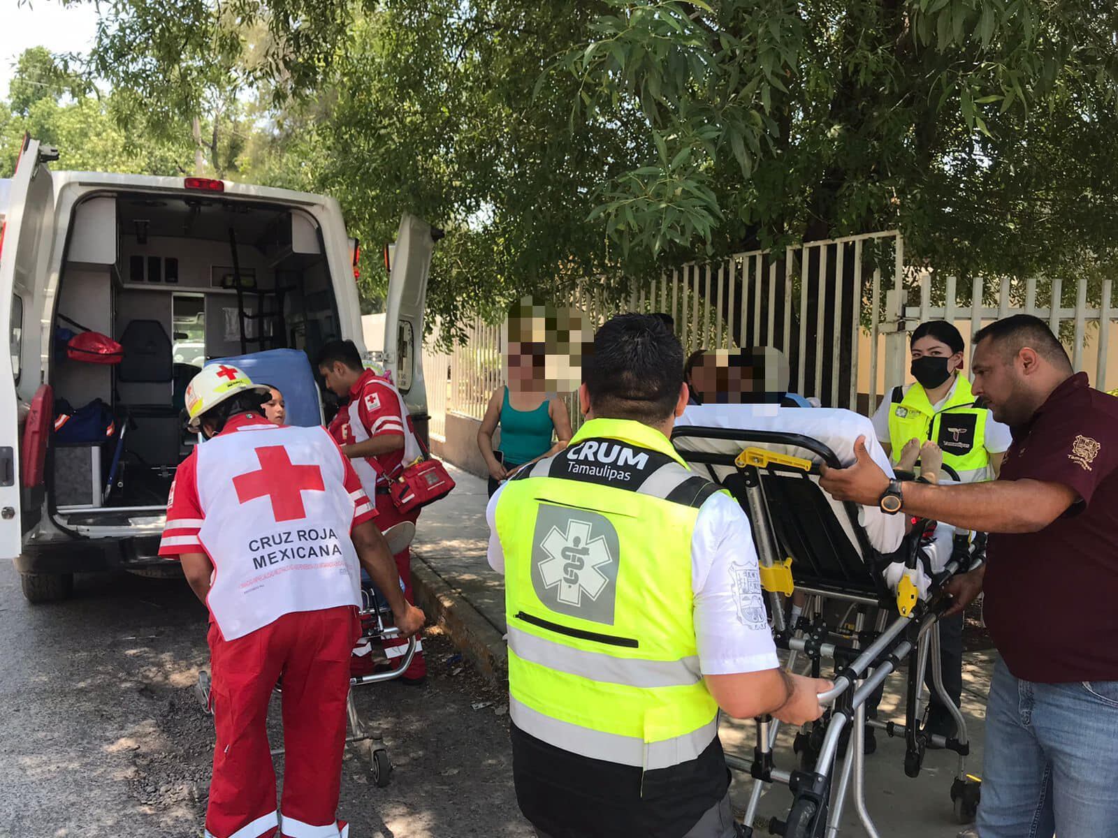 Alumnos y maestra sufren golpe de calor en la primaria Leona Vicario de Ciudad Victoria