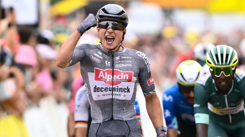 Jasper Philipsen brilla en Saint-Amand-Montrond imponiéndose en la décima etapa del Tour de Francia