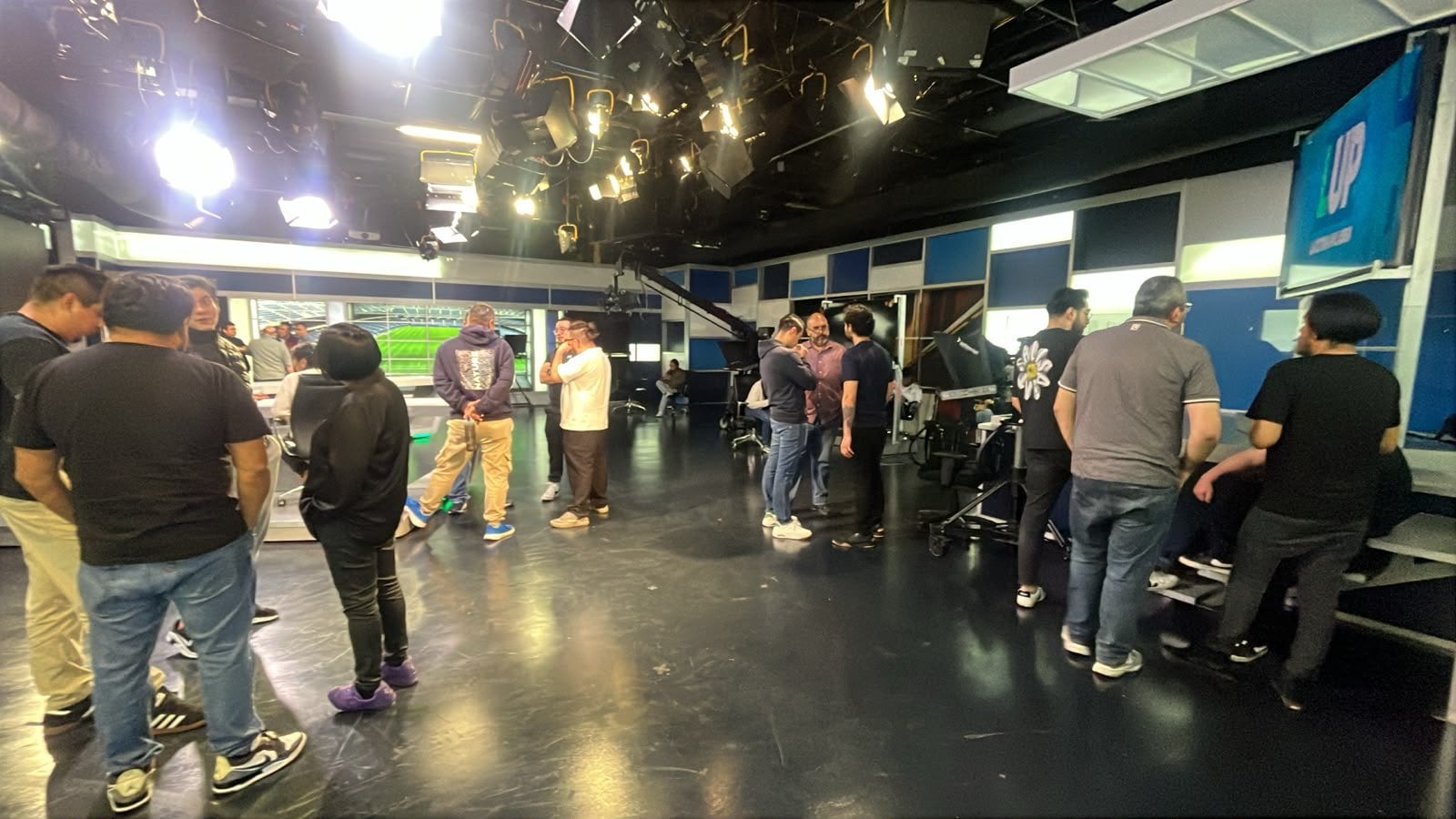 ¿Qué pasa en Fox Sports México? Huelga y adeudos del Mundial ponen en aprietos a Grupo Lauman