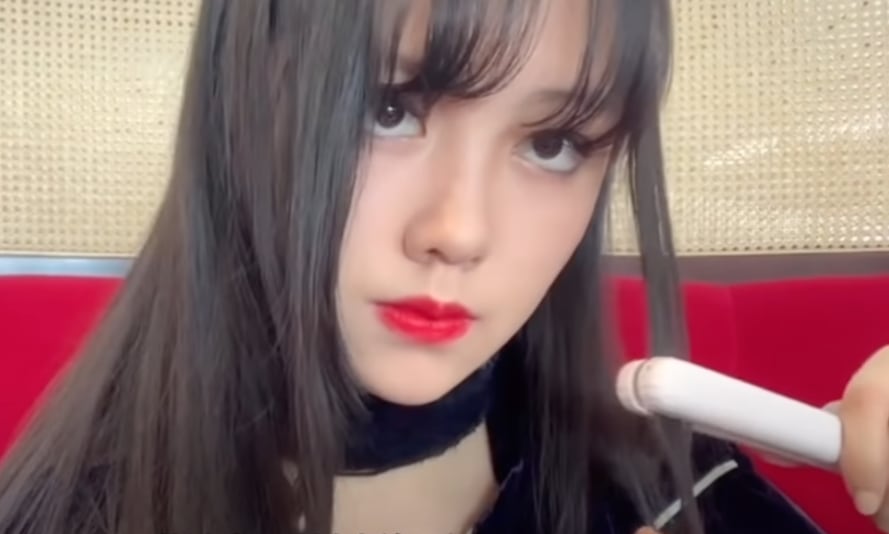 Zou Yaqui, joven que finge ser millonaria