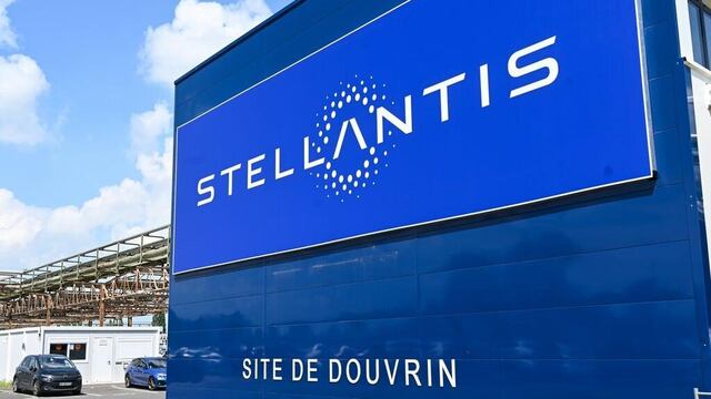 Stellantis anuncia pausa de producción en plantas de México y Canadá