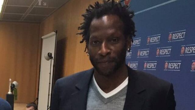 Ugo Ehiogu en un congreso de la UEFA.