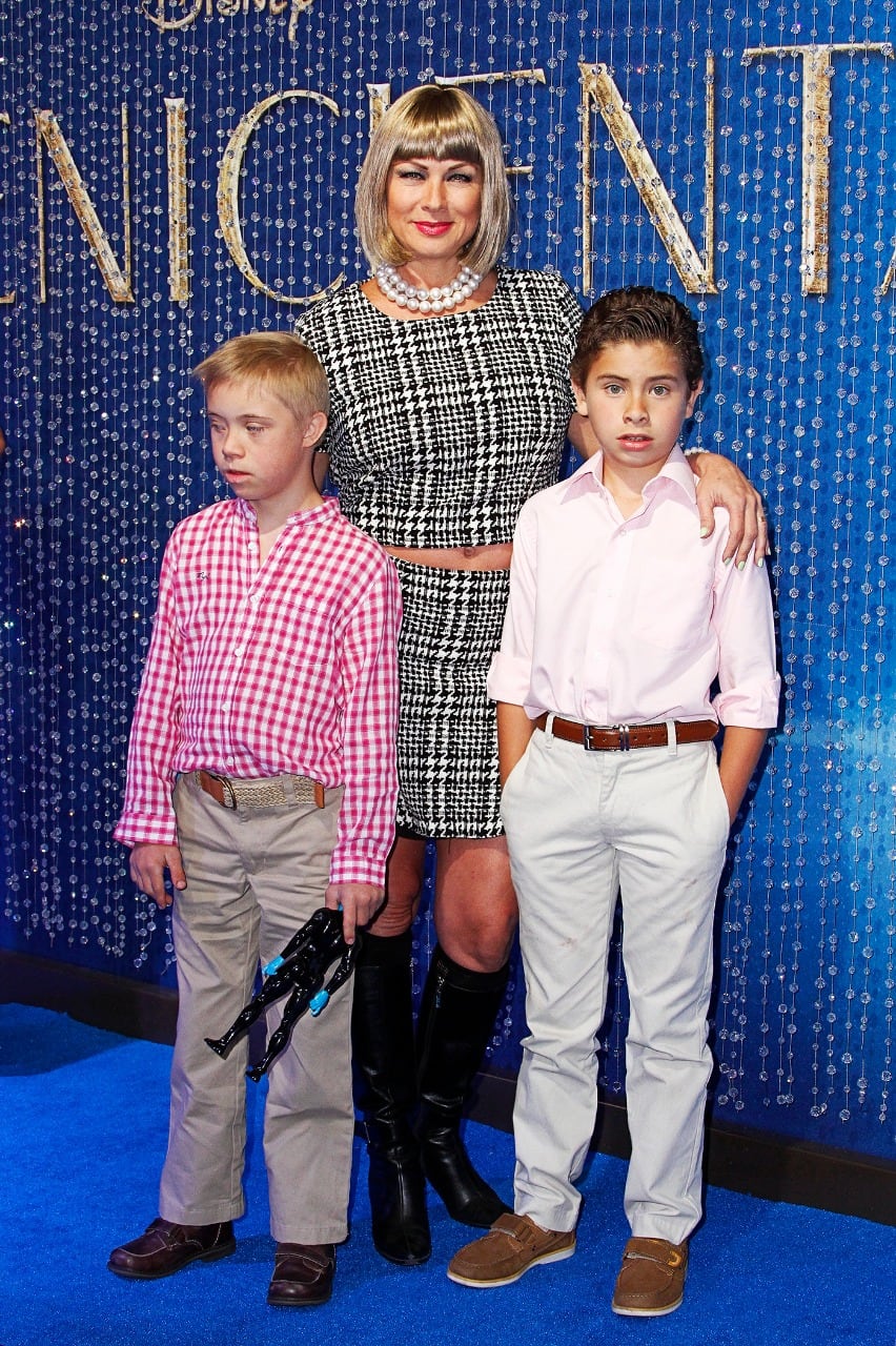Leticia Calderón y sus hijos con Juan Collado (2015).