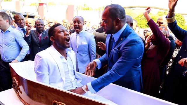 Alph Lukau, líder de la iglesia Alleluia Ministries International (AMI).