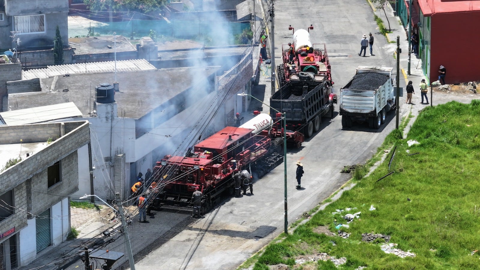 Ricardo Moreno, informó que el Diablo Dragón concluirá esta semana la rehabilitación de la calle Juárez en San Mateo Oxtotitlán.
