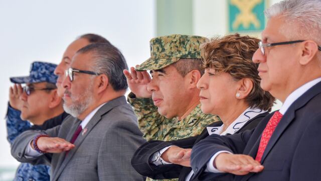 Delfina Gómez atestigua toma de protesta de Lucio Vergara