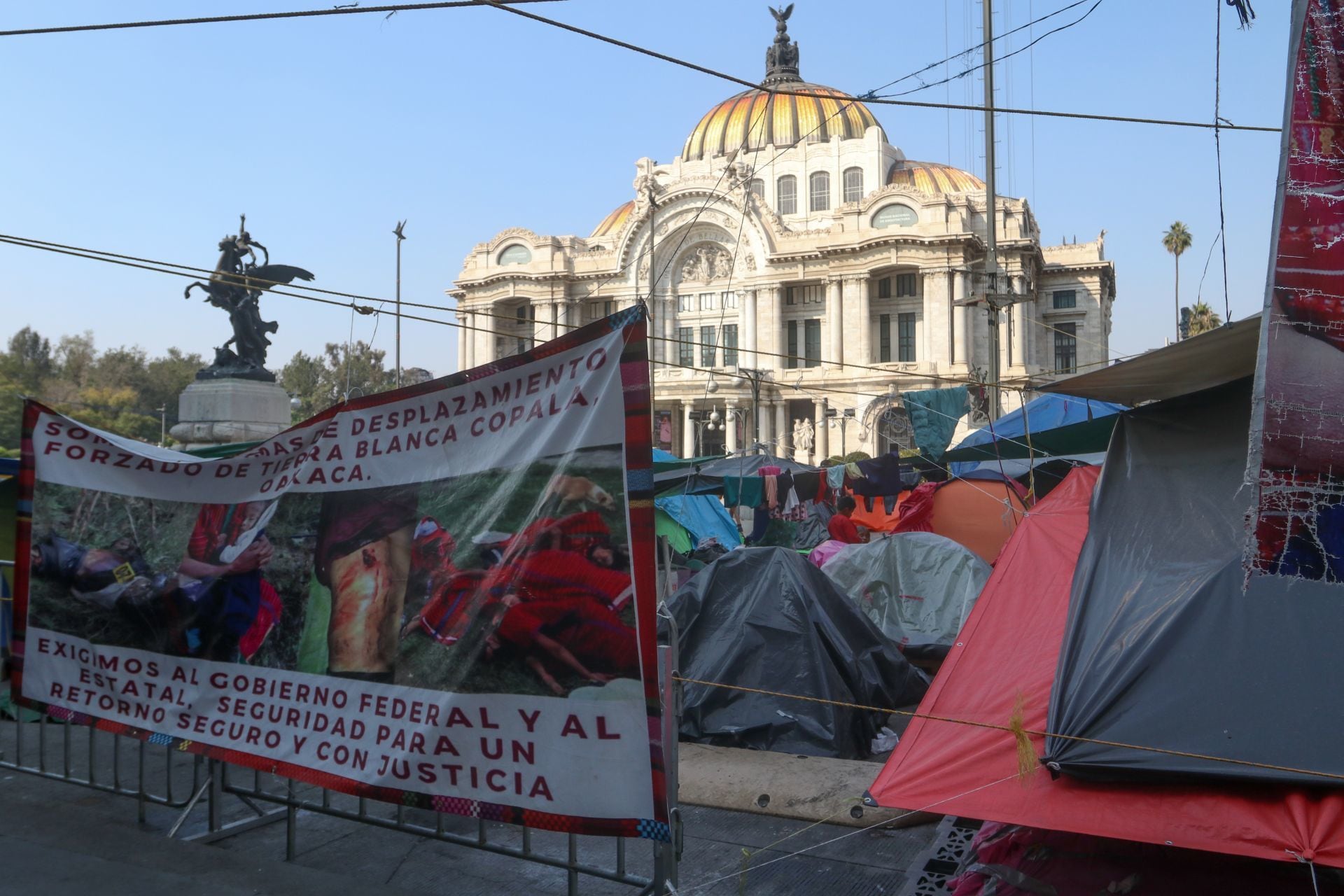 Triquis en CDMX son reubicados.