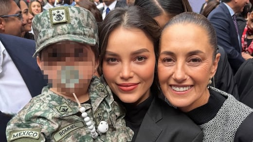 El hijo de Rommel Pacheco roba miradas en Palacio Nacional; ni Sheinbaum se pudo resistir