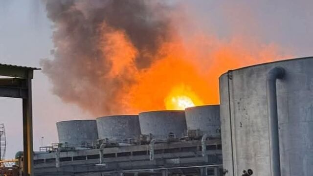 Se registra explosión en el complejo petroquímico de Pemex Cangrejera, en Veracruz