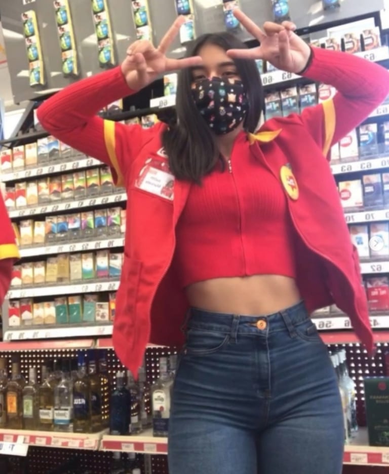 Fotos de Judith Sánchez, cajera del Oxxo y ex bailarina de Poncho de Nigris