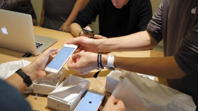 Apple Store Opera en París, Francia. Foto: AP