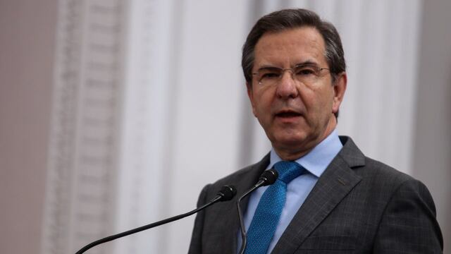 CIUDAD DE MÉXICO, 20FEBRERO2020.- Enrique Grace Wiechers, rector de la Universidad Nacional Autónoma de México, en compañía de Esteban Moctezuma Barragán, secretario de Educación Pública; José Ignacio Peralta Sánchez, gobernador del estado de Colima, y Claudia Sheinbaum, jefa de Gobierno de la Ciudad de México, inauguraron la edición 41 de la Feria Internacional del Libro del Palacio de Minería (FILPM), la más antigua del país. Esta edición contará con más de 1300 actividades culturales disponibles hasta el 02 de marzo de 2020. 
FOTO: GALO CAÑAS /CUARTOSCURO.COM
